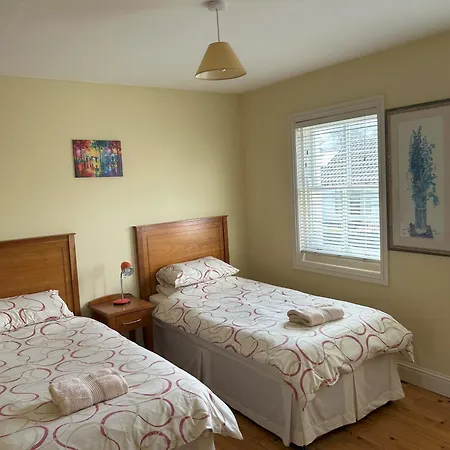 Number 2 Bank House Holiday home Schull