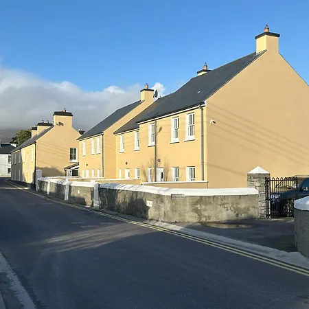 Number 2 Bank House * Schull