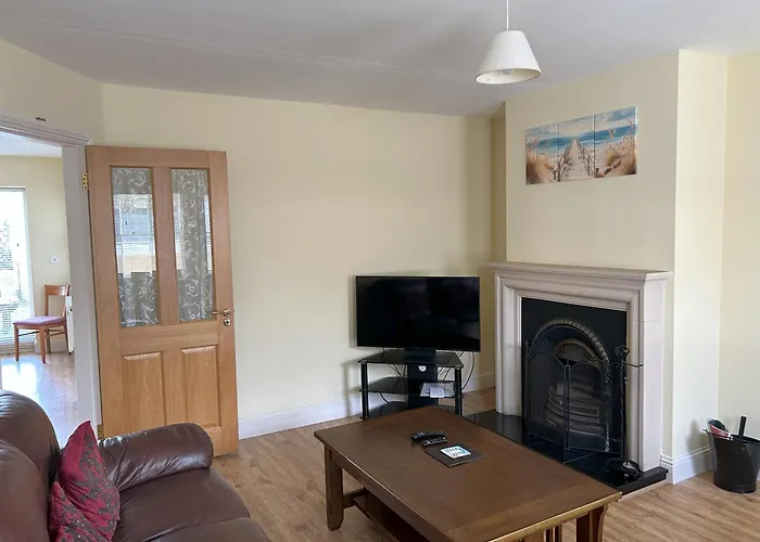 Number 2 Bank House Schull